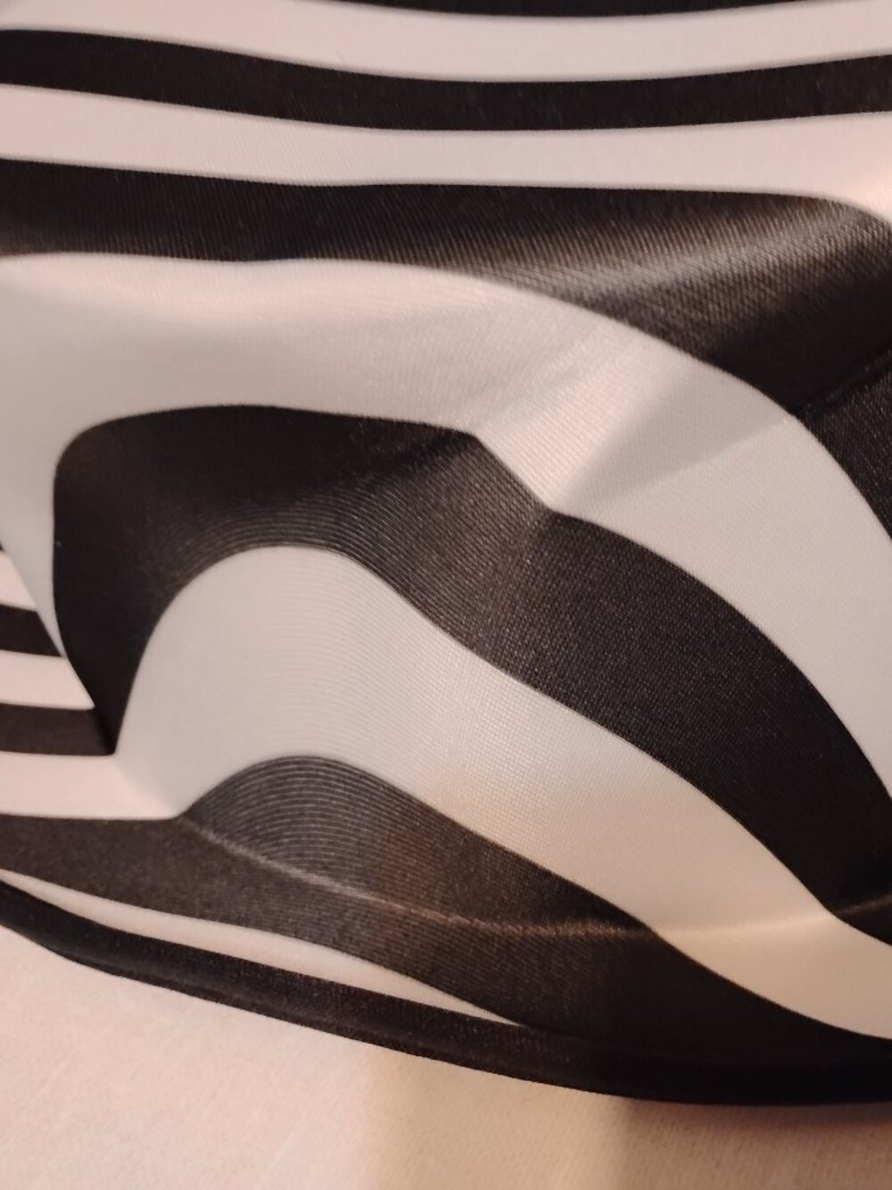 Black and White Stripe Top Hat - Picture 6 of 8